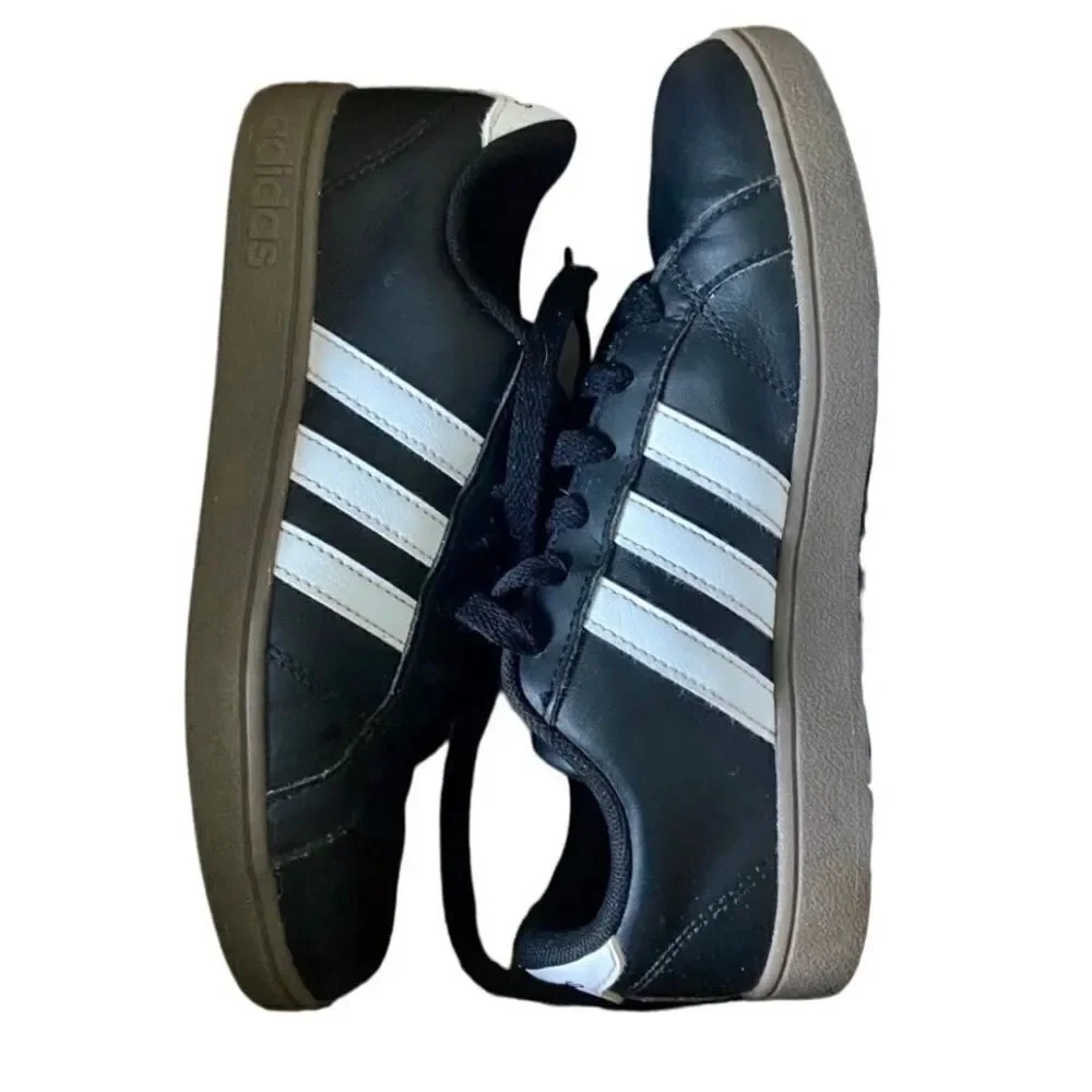 adidas B43874 Kids US 3 Unisex Baseline Sneaker